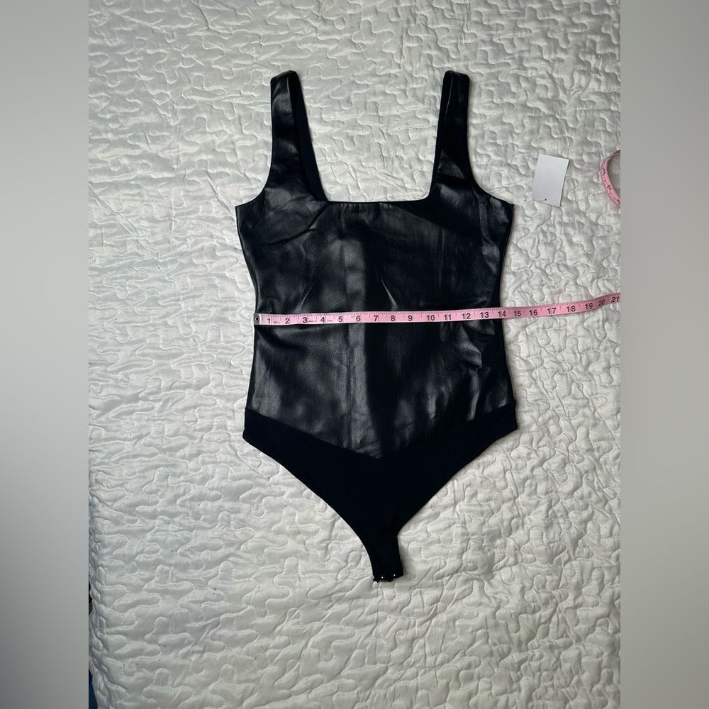 Good American Faux Leather Bodysuit Black GB0499 Sleek Edgy Streetwear Size Med - Picture 10 of 12